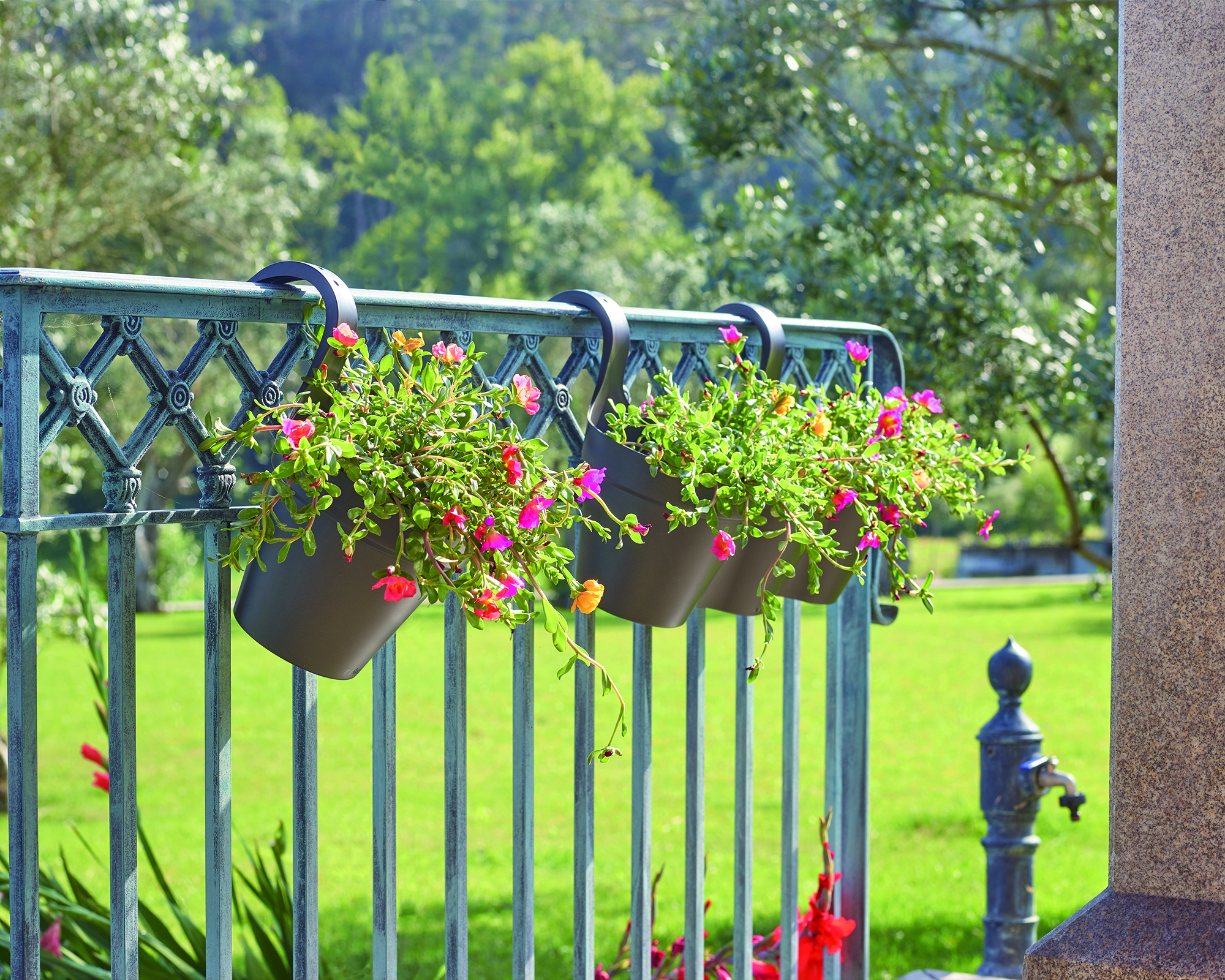 Capri Triple Balcony Pot